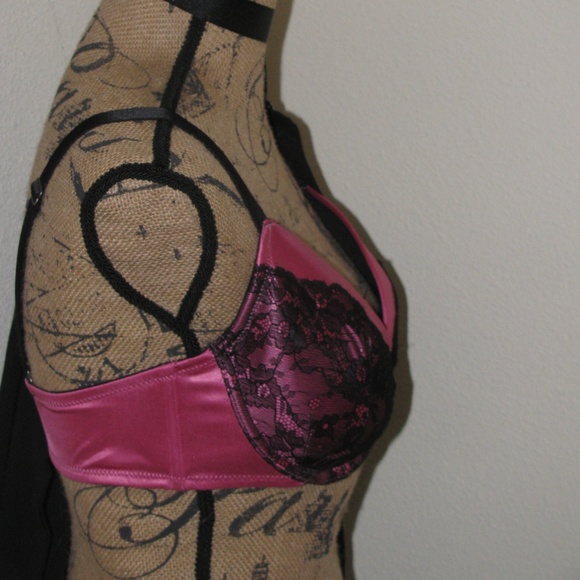 Fredricks of Hollywood Bombshell Push-up Bra - Picture 5 of 8